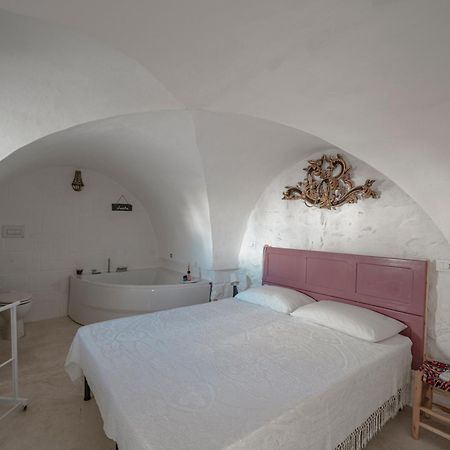 Casalice - Tradizione E Comfort A Ostuni Bagian luar foto