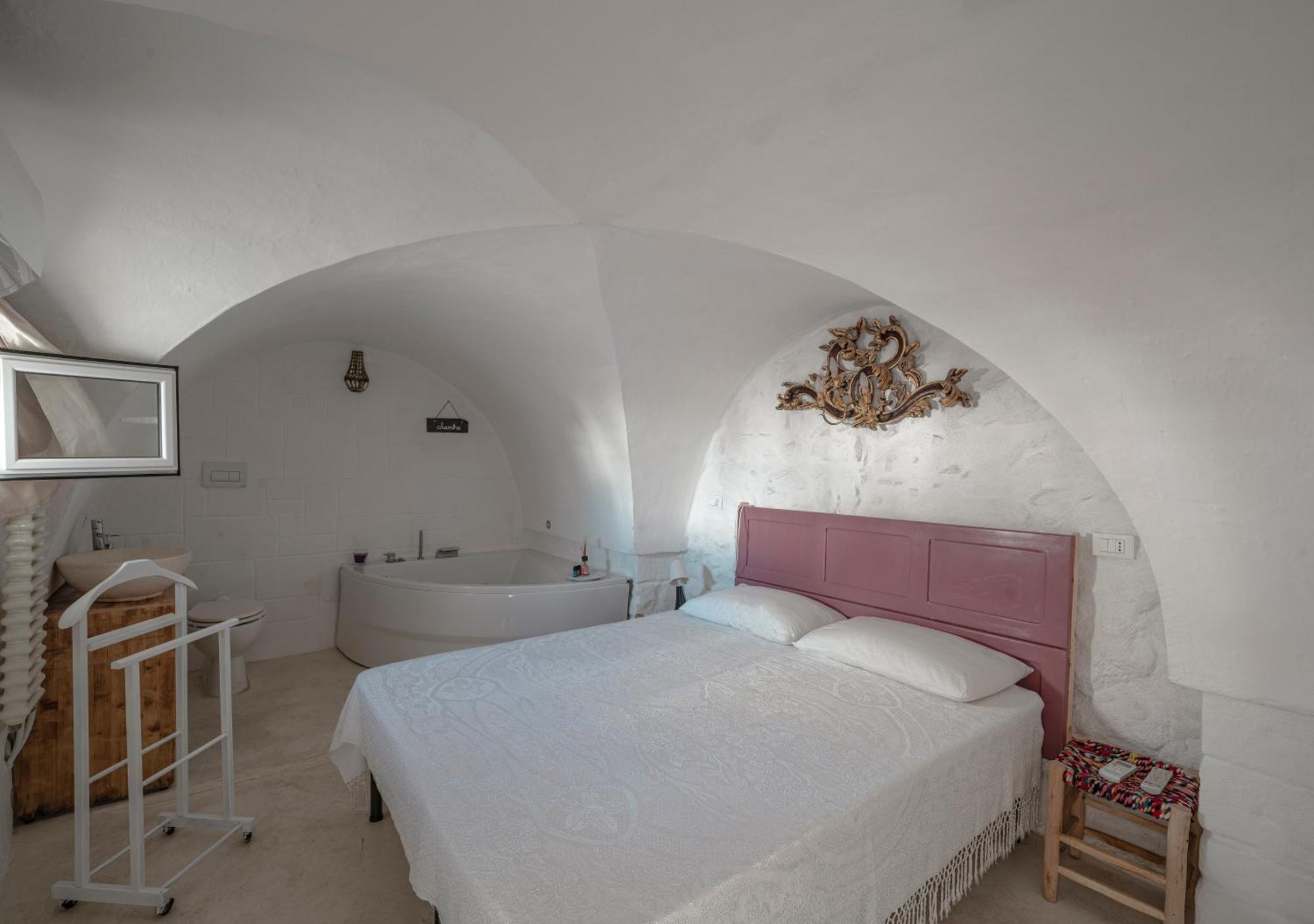 Casalice - Tradizione E Comfort A Ostuni Bagian luar foto