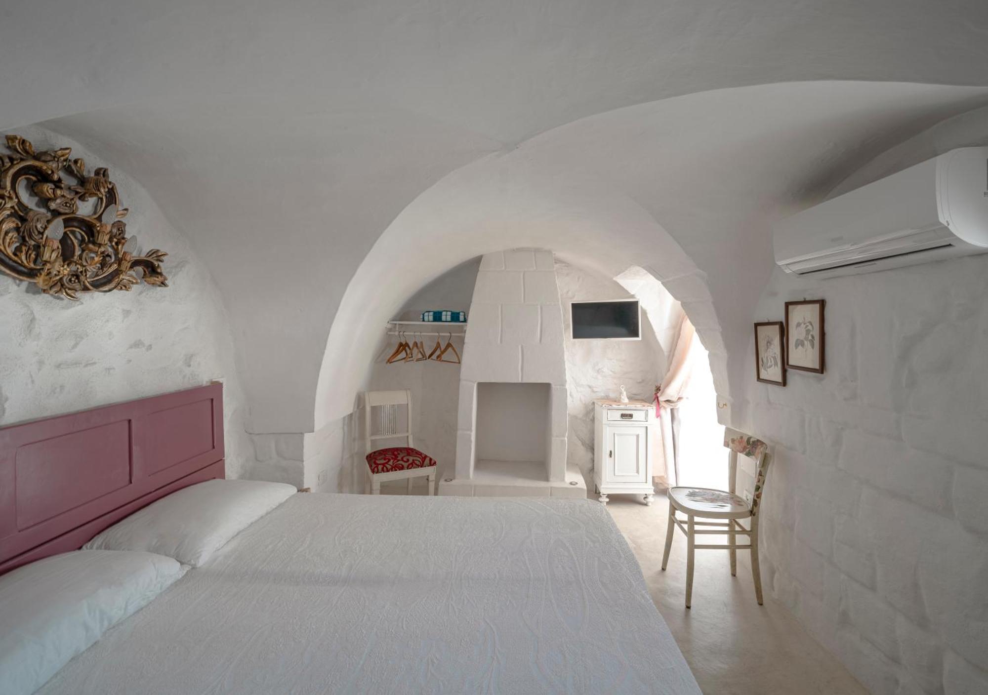 Casalice - Tradizione E Comfort A Ostuni Bagian luar foto