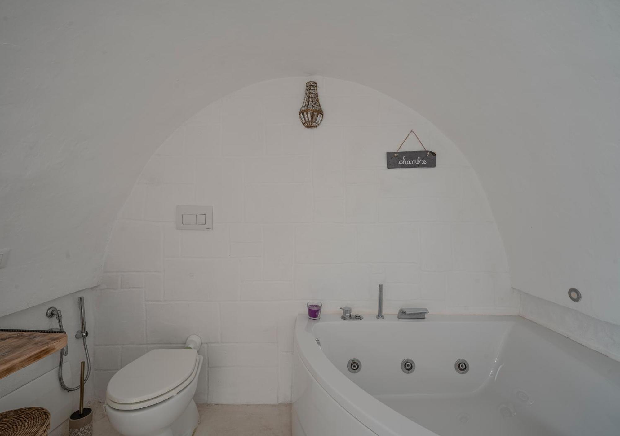 Casalice - Tradizione E Comfort A Ostuni Bagian luar foto